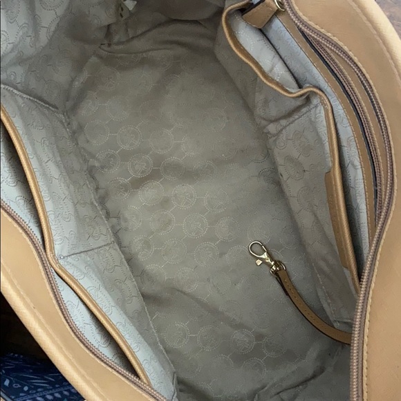 Michael Kors Large Tan/Black Tote - Picture 4 of 5